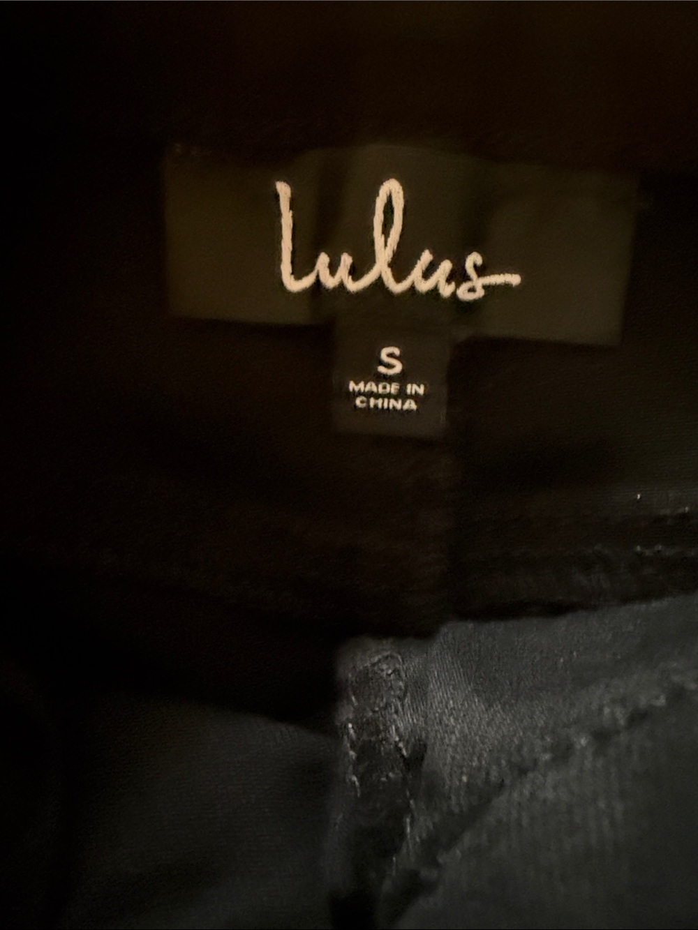 Lulu's Black Ankle Cropped Jeans with Feather Hem - Picture 8 of 9